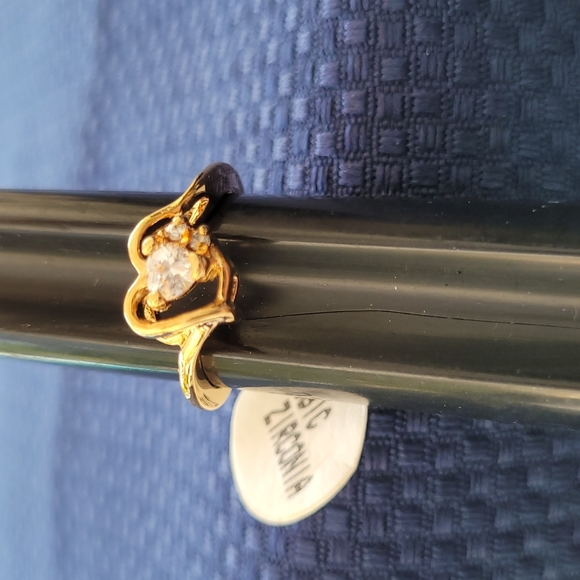 NEW. Sz.5, Vintage. Petite Heart CZ Goldtone Ring Lady Remington - Picture 11 of 13